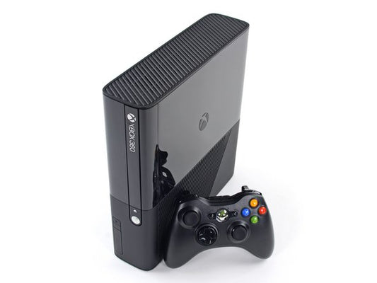 Xbox 360 E 4GB